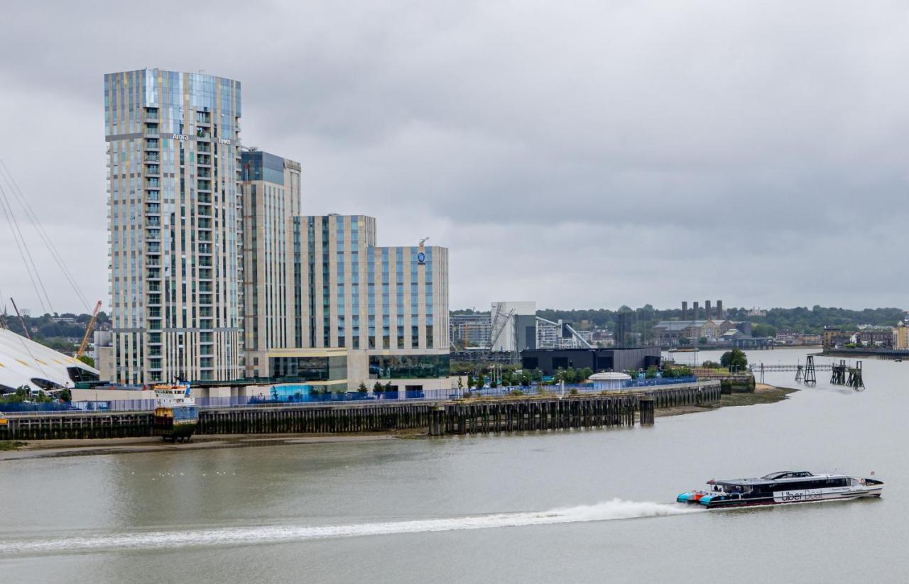 Two Bed Apartment Near Canary Wharf London Exterior foto
