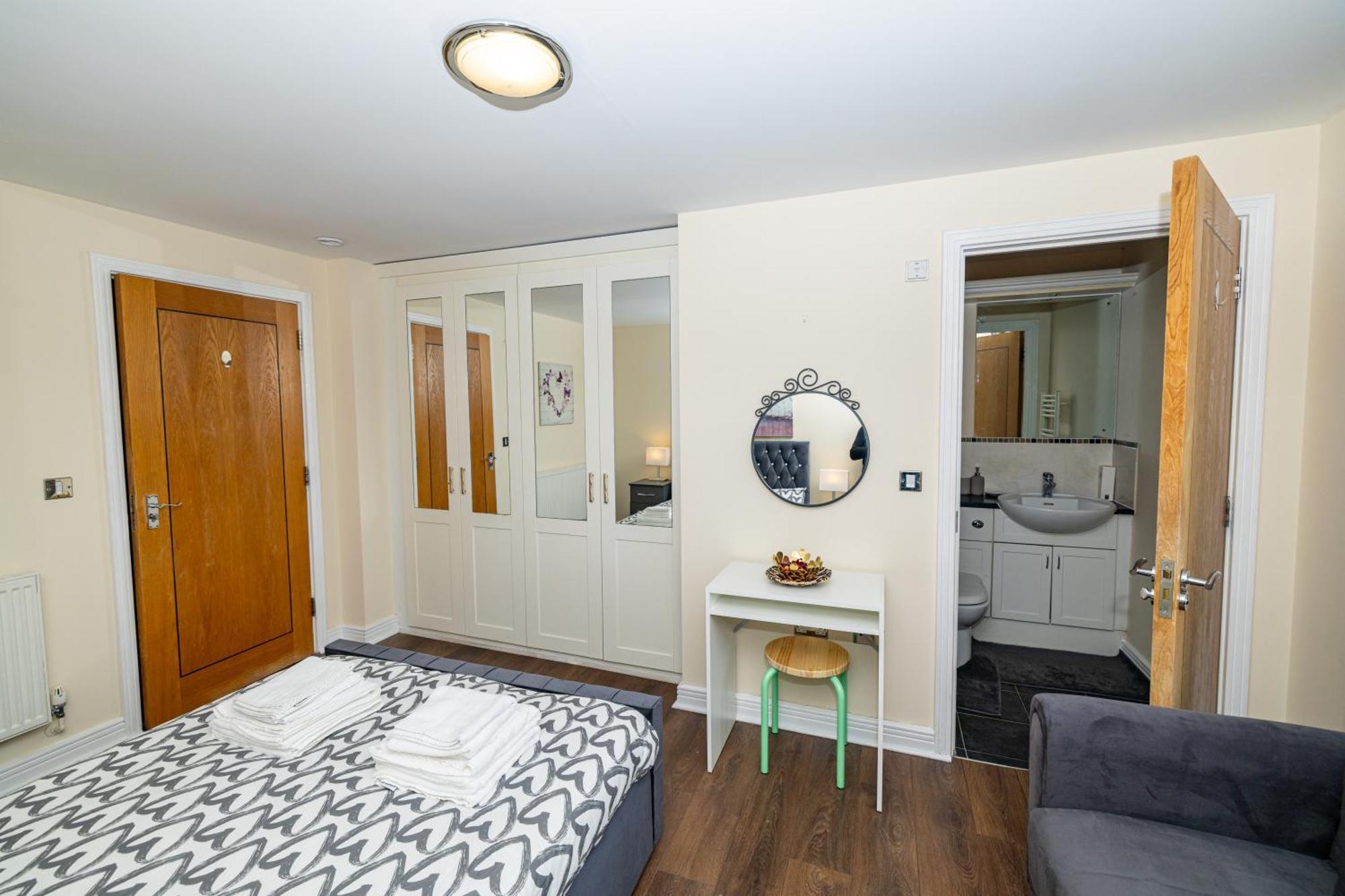 Two Bed Apartment Near Canary Wharf London Exterior foto